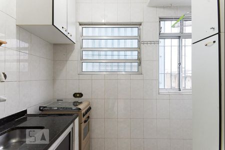 Cozinha de apartamento para alugar com 1 quarto, 40m² em Vila Buarque, São Paulo