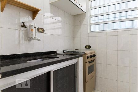 Cozinha de apartamento para alugar com 1 quarto, 40m² em Vila Buarque, São Paulo