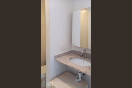 Banheiro de apartamento para alugar com 1 quarto, 50m² em Vila Anglo Brasileira, São Paulo