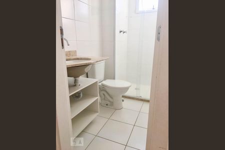 Banheiro  de apartamento para alugar com 2 quartos, 53m² em Guaiaúna, São Paulo