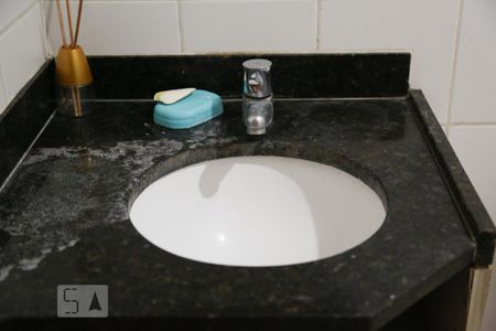 Banheiro de kitnet/studio para alugar com 1 quarto, 32m² em Vila Nova Conceição, São Paulo