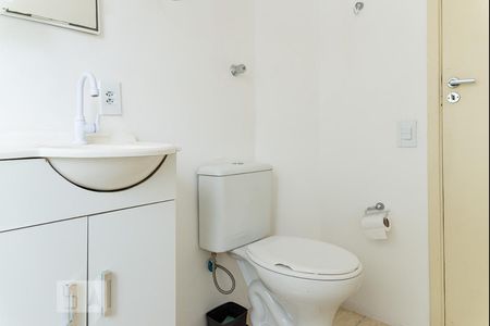 Banheiro de apartamento para alugar com 1 quarto, 55m² em Higienópolis, São Paulo