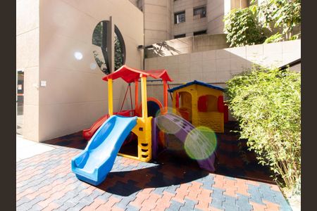 Apartamento à venda com 70m², 2 quartos e 2 vagas Apartamento à venda com 70m², 2 quartos e 2 vagasÁrea Comum - Playground
