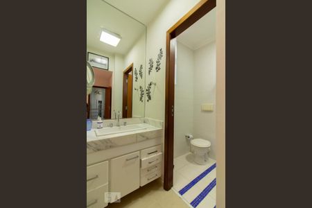 Apartamento à venda com 70m², 2 quartos e 2 vagas Apartamento à venda com 70m², 2 quartos e 2 vagasBanheiro Suíte 1