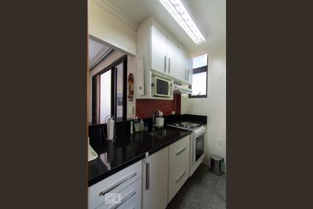 Apartamento à venda com 70m², 2 quartos e 2 vagas Apartamento à venda com 70m², 2 quartos e 2 vagasCozinha
