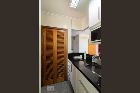 Apartamento à venda com 70m², 2 quartos e 2 vagas Apartamento à venda com 70m², 2 quartos e 2 vagasCozinha
