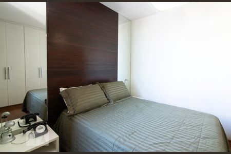 Apartamento à venda com 70m², 2 quartos e 2 vagas Apartamento à venda com 70m², 2 quartos e 2 vagasSuíte 2