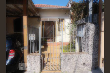 Fachada de casa à venda com 2 quartos, 240m² em Campo Belo, São Paulo