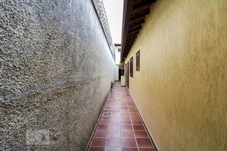 Casa para alugar com 250m², 3 quartos e 2 vagas Casa para alugar com 250m², 3 quartos e 2 vagasCorredor