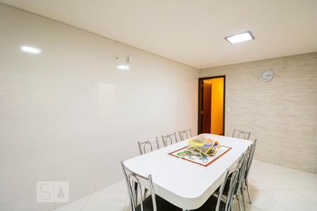 Casa para alugar com 250m², 3 quartos e 2 vagas Casa para alugar com 250m², 3 quartos e 2 vagasCozinha
