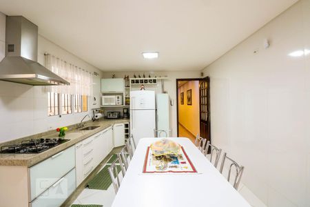 Casa para alugar com 250m², 3 quartos e 2 vagas Casa para alugar com 250m², 3 quartos e 2 vagasCozinha