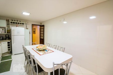 Casa para alugar com 250m², 3 quartos e 2 vagas Casa para alugar com 250m², 3 quartos e 2 vagasCozinha