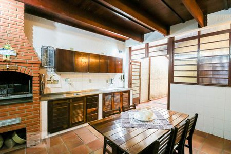 Casa para alugar com 250m², 3 quartos e 2 vagas Casa para alugar com 250m², 3 quartos e 2 vagasQuintal