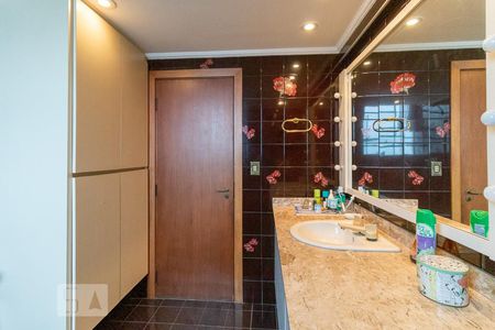 Apartamento à venda com 215m², 3 quartos e 1 vagaBanheiro social 1