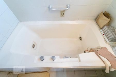 Apartamento à venda com 215m², 3 quartos e 1 vagaBanheiro suíte