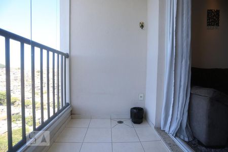 Sacada de apartamento para alugar com 2 quartos, 57m² em Umuarama, Osasco