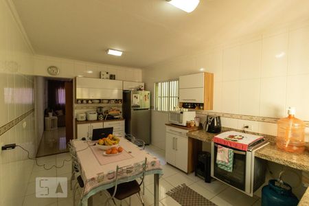 Casa à venda com 130m², 3 quartos e 2 vagasCozinha