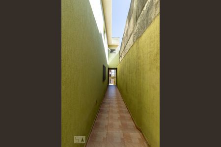 Casa à venda com 130m², 3 quartos e 2 vagasCorredor