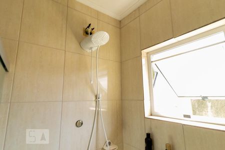 Casa à venda com 130m², 3 quartos e 2 vagasBanheiro