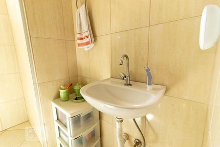 Casa à venda com 130m², 3 quartos e 2 vagasBanheiro