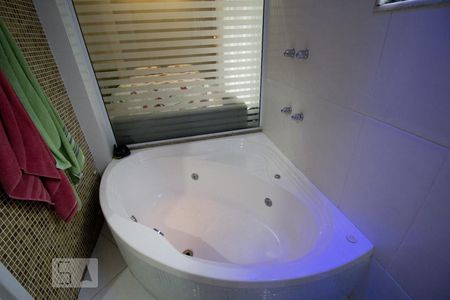 Casa de condomínio para alugar com 195m², 4 quartos e 3 vagas Casa de condomínio para alugar com 195m², 4 quartos e 3 vagasBanheiro - Suite 2