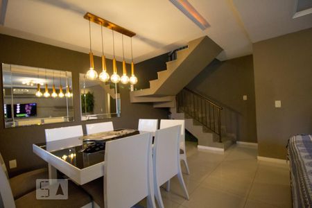 Sala de casa de condomínio para alugar com 4 quartos, 195m² em Recreio dos Bandeirantes, Rio de Janeiro