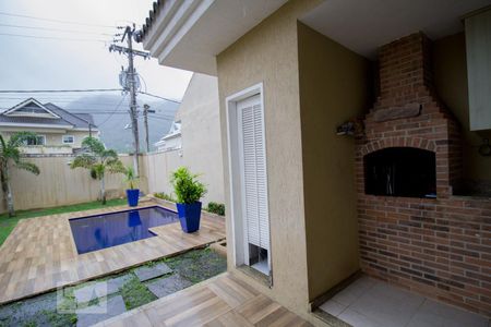 Casa de condomínio para alugar com 195m², 4 quartos e 3 vagas Casa de condomínio para alugar com 195m², 4 quartos e 3 vagasÁrea Externa