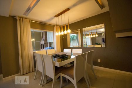 Sala de casa de condomínio para alugar com 4 quartos, 195m² em Recreio dos Bandeirantes, Rio de Janeiro