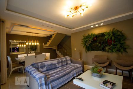 Sala de casa de condomínio para alugar com 4 quartos, 195m² em Recreio dos Bandeirantes, Rio de Janeiro