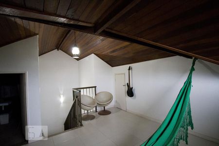 Casa de condomínio para alugar com 195m², 4 quartos e 3 vagas Casa de condomínio para alugar com 195m², 4 quartos e 3 vagasSotão