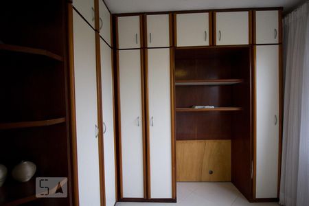 Casa de condomínio para alugar com 195m², 4 quartos e 3 vagas Casa de condomínio para alugar com 195m², 4 quartos e 3 vagasQuarto 2