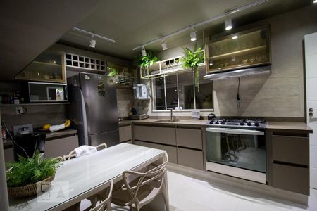 Casa de condomínio para alugar com 195m², 4 quartos e 3 vagas Casa de condomínio para alugar com 195m², 4 quartos e 3 vagasCozinha