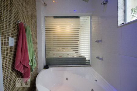 Casa de condomínio para alugar com 195m², 4 quartos e 3 vagas Casa de condomínio para alugar com 195m², 4 quartos e 3 vagasBanheiro - Suite 2