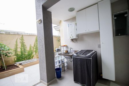 Casa de condomínio para alugar com 195m², 4 quartos e 3 vagas Casa de condomínio para alugar com 195m², 4 quartos e 3 vagasÁrea de Serviço