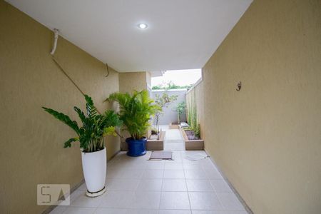 Casa de condomínio para alugar com 195m², 4 quartos e 3 vagas Casa de condomínio para alugar com 195m², 4 quartos e 3 vagasÁrea Externa