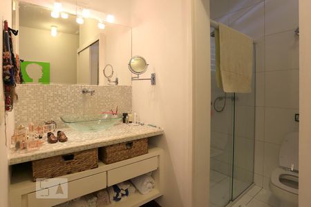 Casa à venda com 800m², 5 quartos e 3 vagasBanheiro da Suite Principal