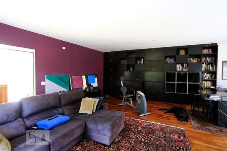 Casa à venda com 800m², 5 quartos e 3 vagasSala de TV