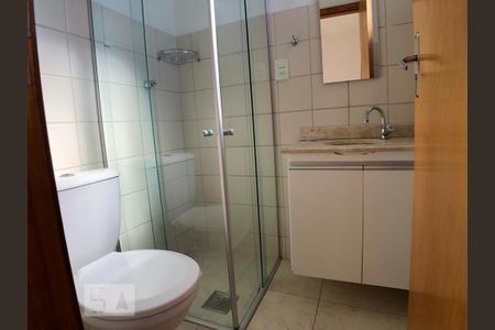 Apartamento à venda com 64m², 2 quartos e 2 vagas Apartamento à venda com 64m², 2 quartos e 2 vagasBanheiro da Suíte