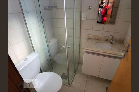 Apartamento à venda com 64m², 2 quartos e 2 vagas Apartamento à venda com 64m², 2 quartos e 2 vagasBanheiro da Suíte