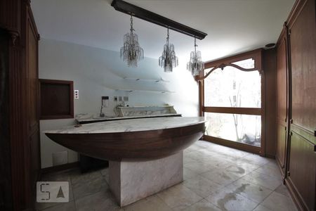 Casa para alugar com 500m², 5 quartos e 4 vagasSala