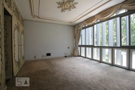 Casa para alugar com 500m², 5 quartos e 4 vagasSuíte