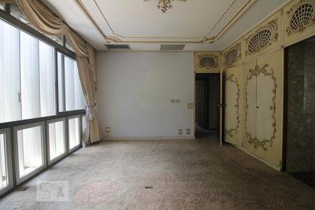 Casa para alugar com 500m², 5 quartos e 4 vagasSuíte