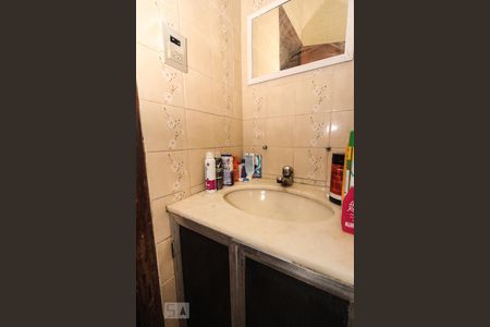 Apartamento à venda com 2m², 2 quartos e sem vaga Apartamento à venda com 2m², 2 quartos e sem vagaBanheiro