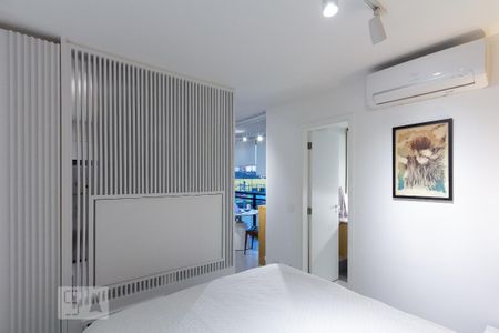 Studio para alugar com 32m², 1 quarto e 1 vaga Studio para alugar com 32m², 1 quarto e 1 vagaSuíte