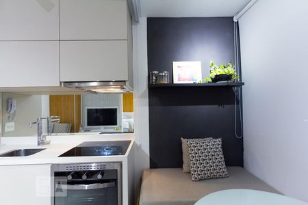 Sala/Cozinha de kitnet/studio para alugar com 1 quarto, 32m² em Vila Olímpia, São Paulo
