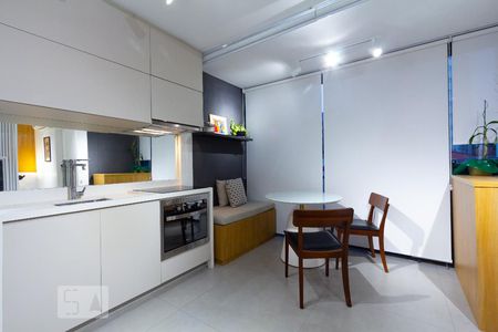 Sala/Cozinha de kitnet/studio para alugar com 1 quarto, 32m² em Vila Olímpia, São Paulo