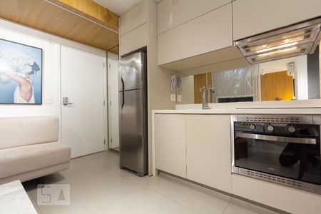 Sala/Cozinha de kitnet/studio para alugar com 1 quarto, 32m² em Vila Olímpia, São Paulo