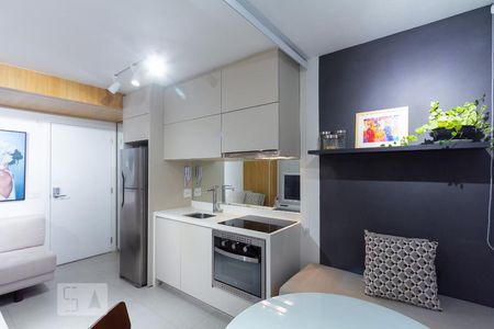 Sala/Cozinha de kitnet/studio para alugar com 1 quarto, 32m² em Vila Olímpia, São Paulo