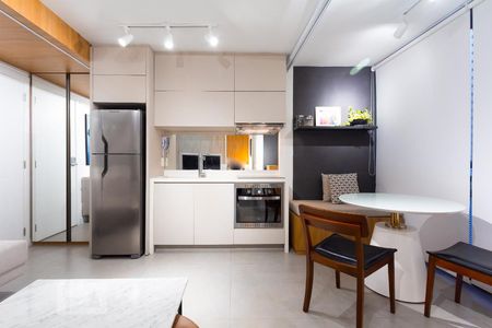 Sala/Cozinha de kitnet/studio para alugar com 1 quarto, 32m² em Vila Olímpia, São Paulo