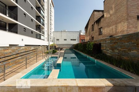 Studio para alugar com 32m², 1 quarto e 1 vaga Studio para alugar com 32m², 1 quarto e 1 vagaÁrea comum - Piscina